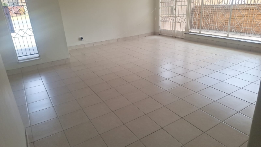 To Let commercial Property for Rent in Flamwood North West
